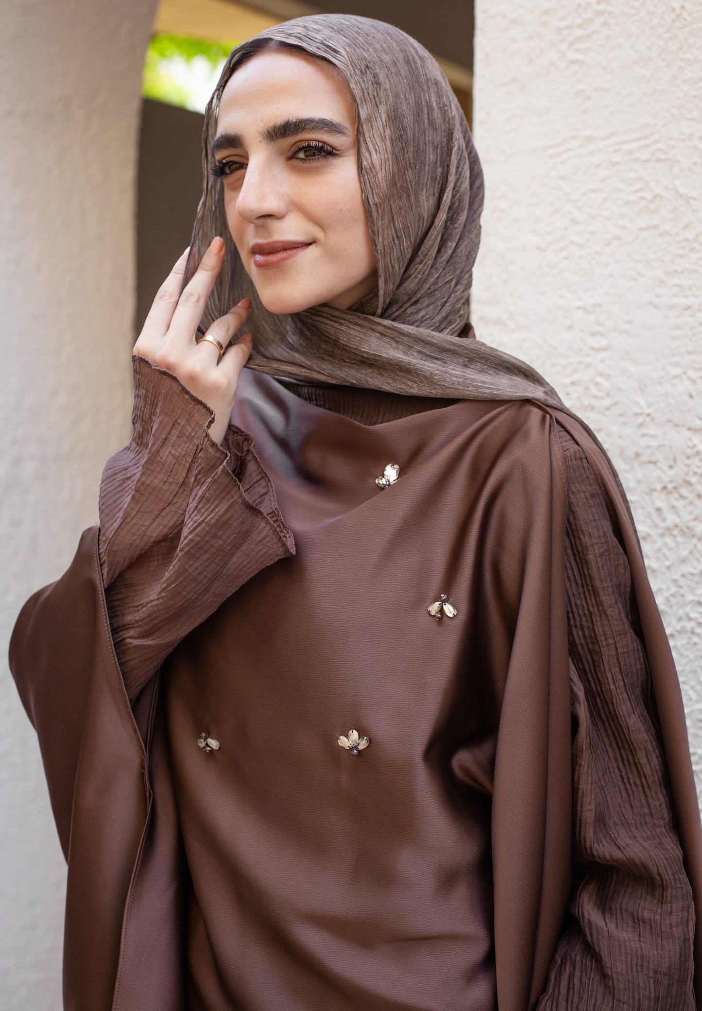 Diala Crystal Edition Set In Brown