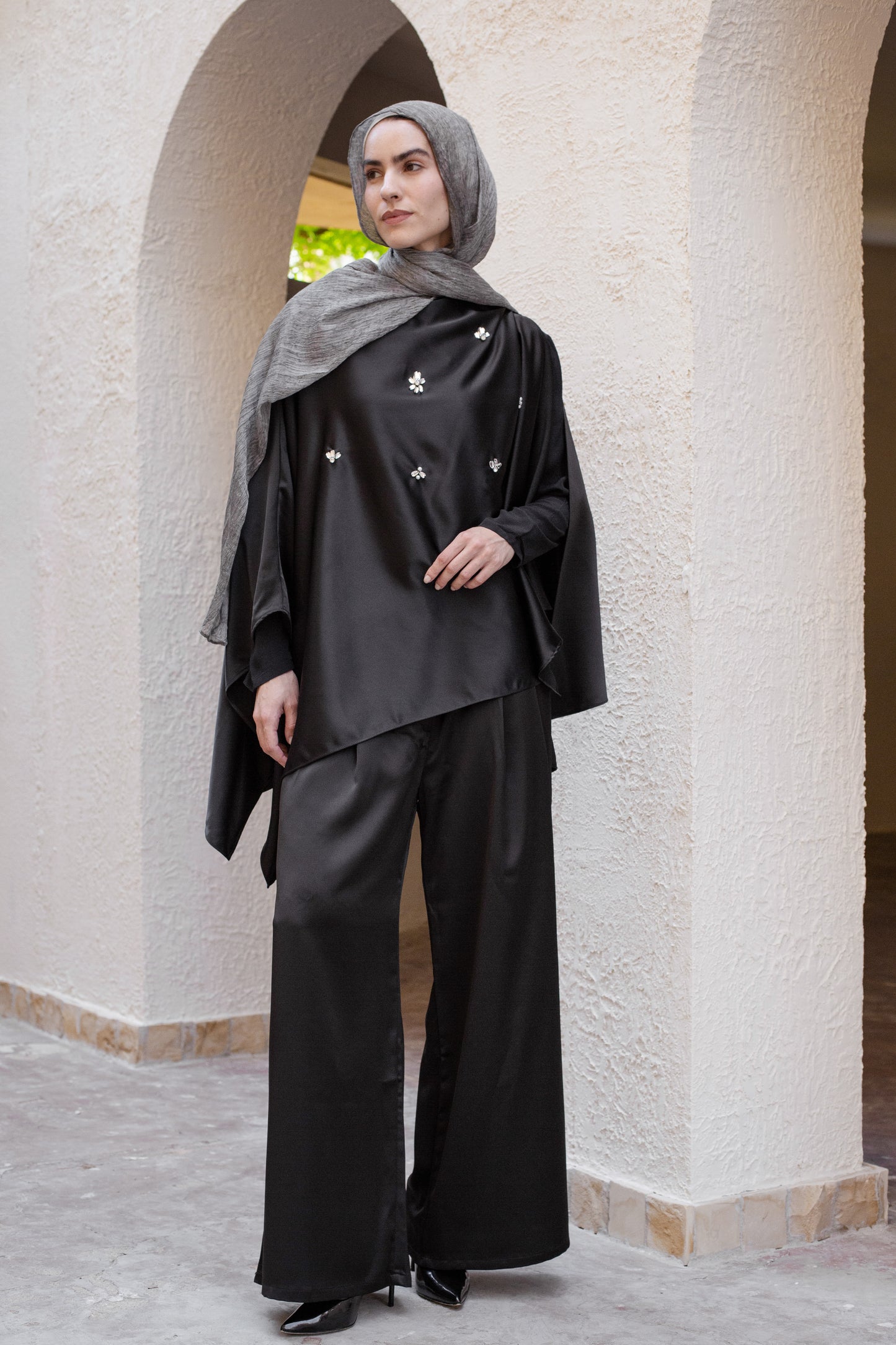 Diala Crystal Edition Set In Black