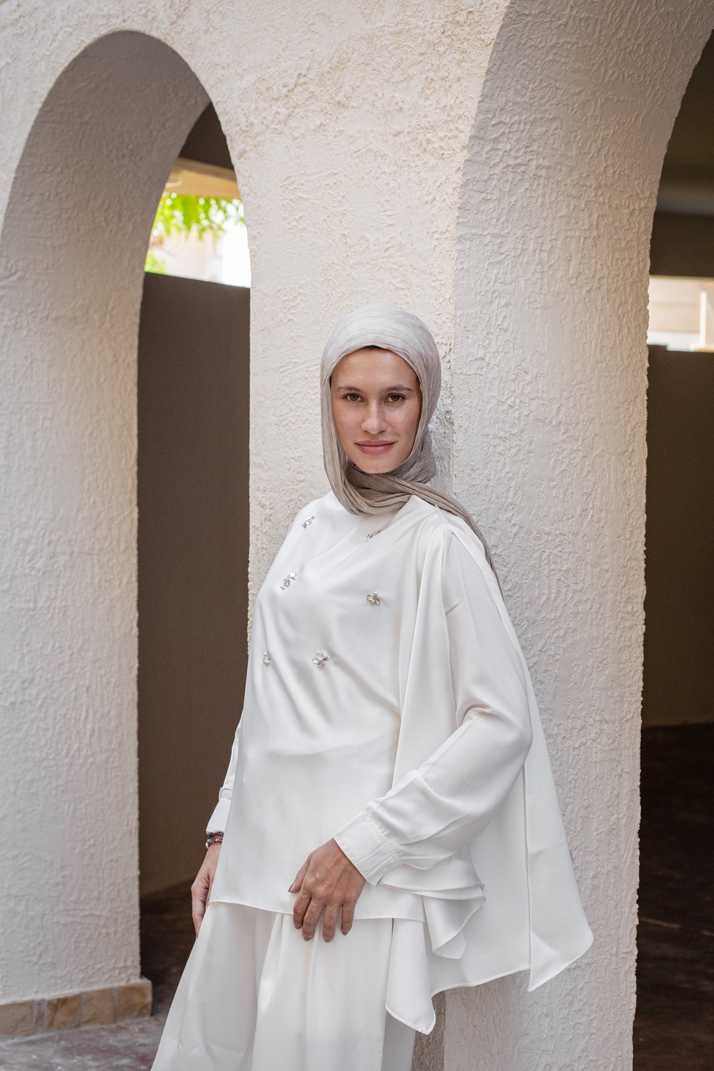 Diala Crystal Edition Set In Offwhite