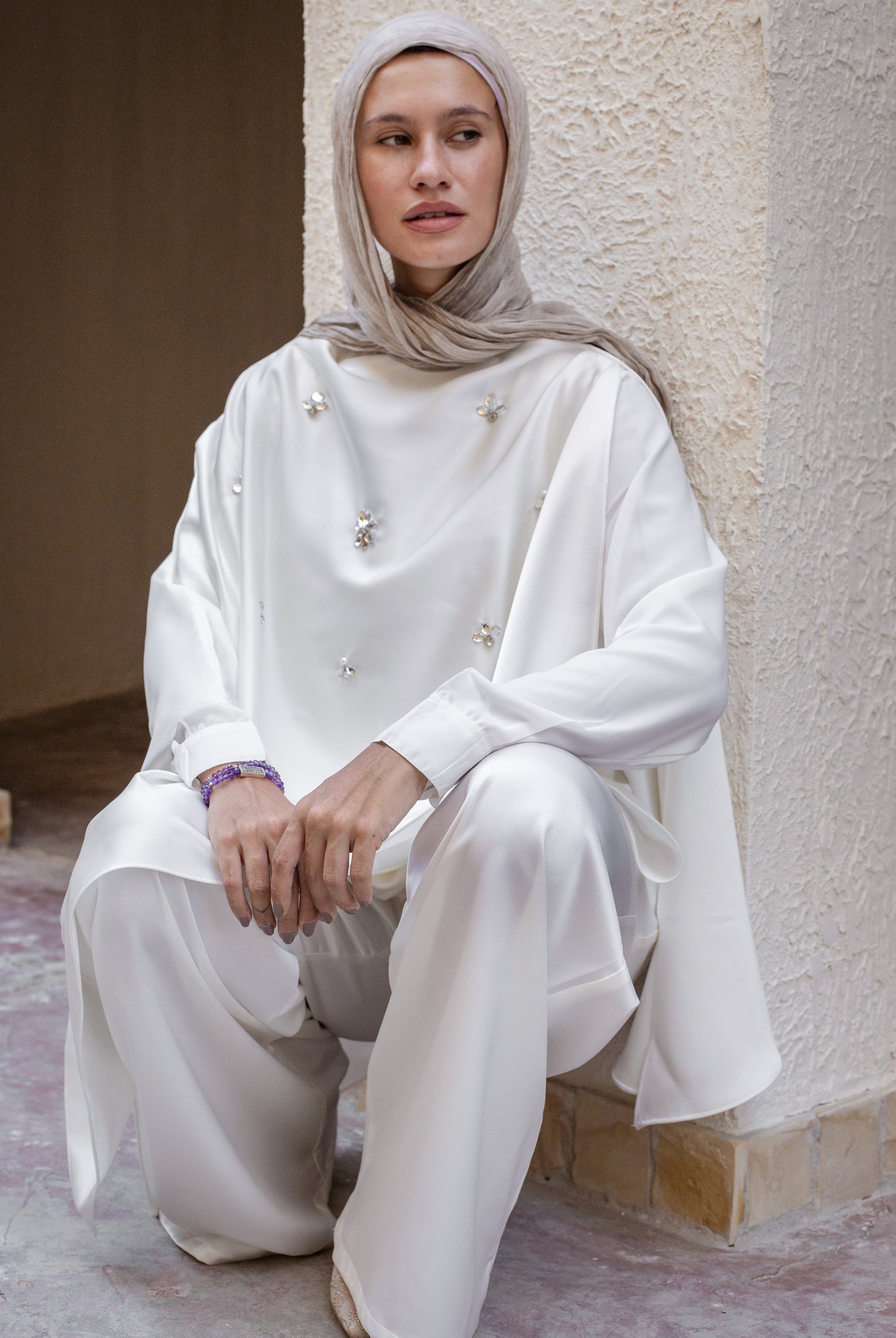 Diala Crystal Edition Set In Offwhite